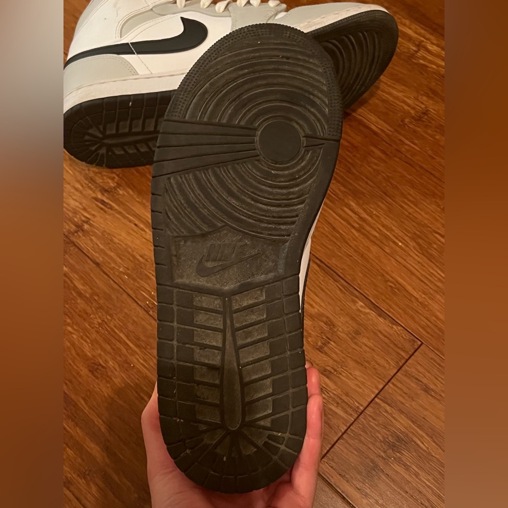 Air Jordans Grey Fog - Picture 2 of 4